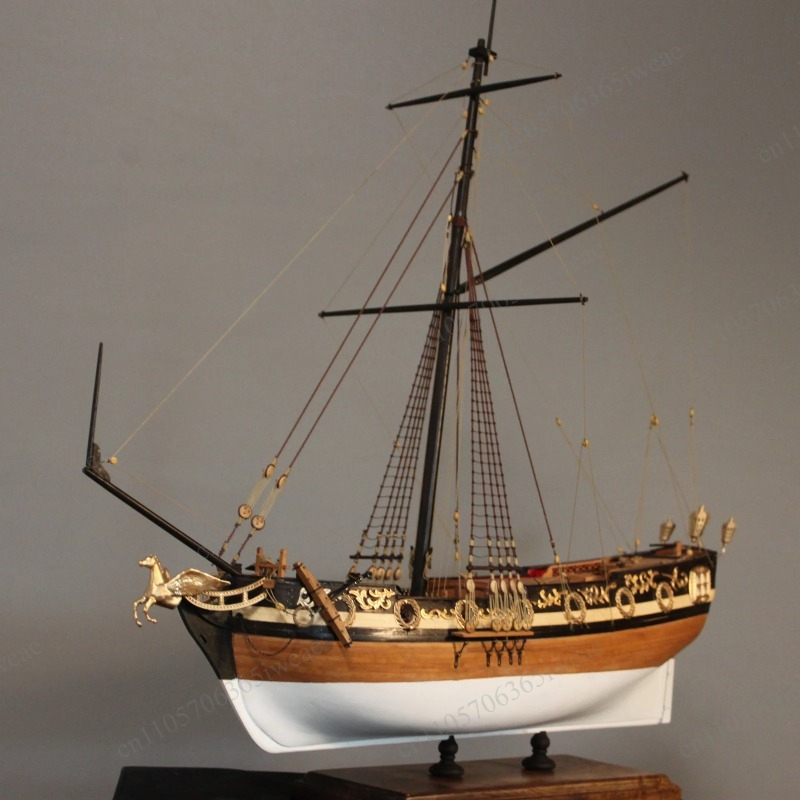 Model drewniany jachtu Royal W – Model Kit Yacht recenzja i cena